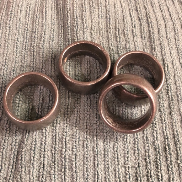 Pewter Napkin Rings. Set of Four - Picture 4 of 11
